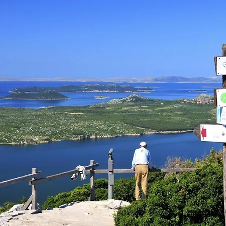 Room In Biograd Na Moru With Balcony, Air Conditioning, Wifi 4948-4 * Biograd Na Moru